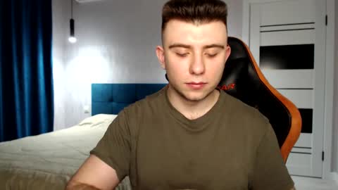 Snapshot of honey_furry chatting on December 2024 12:22:01 AM Wolfy online show from December 2024 12:22:01 AM