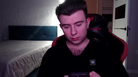 Snapshot of honey_furry chatting on December 2025 01:00:02 AM Wolfy online show from December 2025 01:00:02 AM