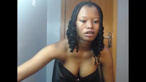 Snapshot of honey_juicydoll chatting on October 2025 07:08:01 AM Sonia online show from October 2025 07:08:01 AM