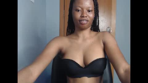 Snapshot of honey_juicydoll chatting on November 2025 09:36:01 PM Sonia online show from November 2025 09:36:01 PM