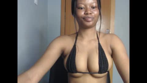 Snapshot of honey_juicydoll chatting on December 2025 07:34:01 AM Sonia online show from December 2025 07:34:01 AM