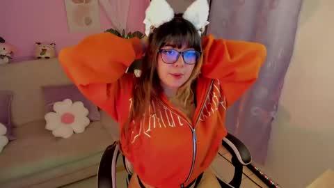 Snapshot of honey_m0on chatting on May 2026 07:08:02 PM Milenka online show from May 2026 07:08:02 PM