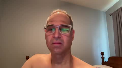 Snapshot of honey_man14 chatting on June 2026 03:35:02 PM honey_man14 online show from June 2026 03:35:02 PM