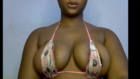 Snapshot of honey_plumx12 chatting on October 2025 05:58:02 AM mamacita online show from October 2025 05:58:02 AM