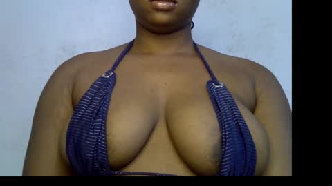 Snapshot of honey_plumx12 chatting on October 2025 09:10:01 AM mamacita online show from October 2025 09:10:01 AM