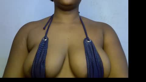 Snapshot of honey_plumx12 chatting on October 2025 09:25:02 PM mamacita online show from October 2025 09:25:02 PM