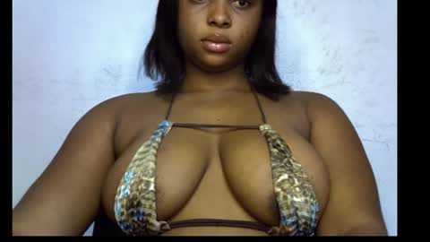 Snapshot of honey_plumx12 chatting on October 2025 08:44:01 AM mamacita online show from October 2025 08:44:01 AM