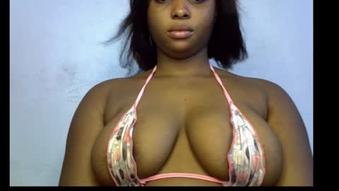 Snapshot of honey_plumx12 chatting on October 2025 09:35:02 AM mamacita online show from October 2025 09:35:02 AM