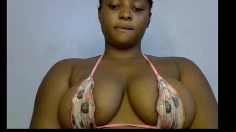 Snapshot of honey_plumx12 chatting on October 2025 11:06:02 PM mamacita online show from October 2025 11:06:02 PM