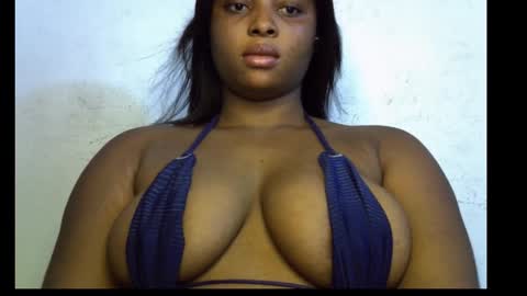 Snapshot of honey_plumx12 chatting on October 2025 08:26:01 AM mamacita online show from October 2025 08:26:01 AM