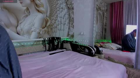 Snapshot of honey_rabbits chatting on October 2025 10:48:02 AM CHRISTIE and HERALD online show from October 2025 10:48:02 AM