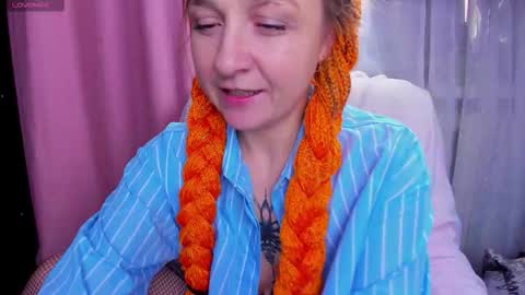 Snapshot of honey_rabbits chatting on November 2025 10:31:01 AM CHRISTIE and HERALD online show from November 2025 10:31:01 AM