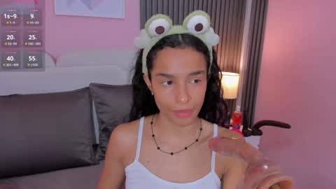 Snapshot of honey_sofii_ chatting on October 2025 10:35:02 AM honey_sofii_ online show from October 2025 10:35:02 AM