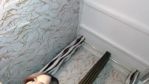 Snapshot of honey_swellens chatting on September 2025 05:04:01 PM honey_swellens online show from September 2025 05:04:01 PM