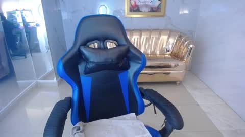 HONEY  online show from December 2025 03:25:02 AM