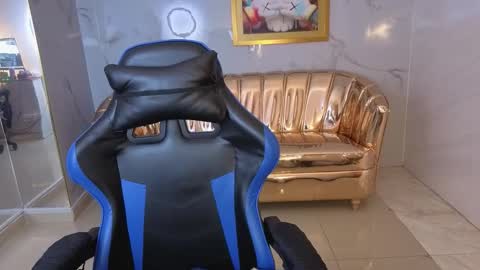 HONEY  online show from February 2026 01:05:02 PM