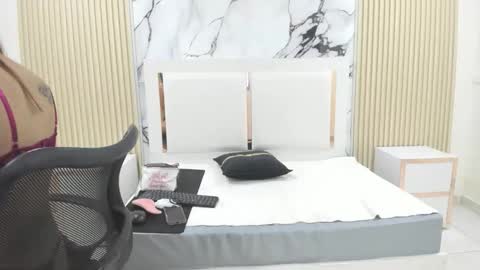 Snapshot of honeyangelh chatting on February 2026 11:42:01 AM honeyangelh online show from February 2026 11:42:01 AM