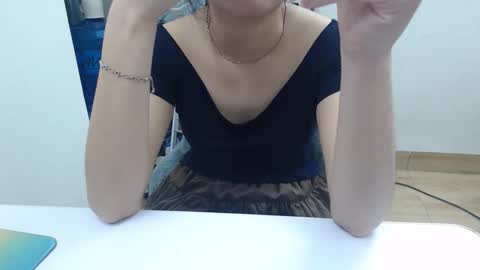 Snapshot of honeybaby2k chatting on November 2025 02:44:02 AM honeybaby2k online show from November 2025 02:44:02 AM