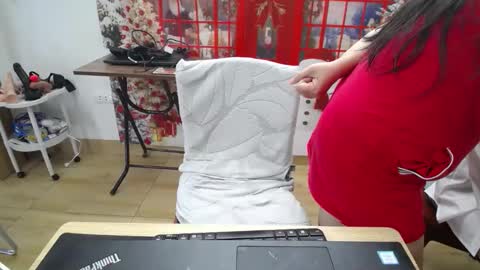 Snapshot of honeybaby2k chatting on December 2025 01:55:02 AM honeybaby2k online show from December 2025 01:55:02 AM