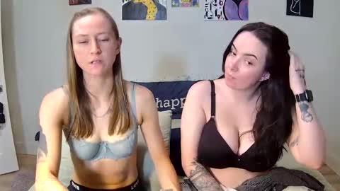 HoneyBeeXx69 online show from June 2026 12:24:01 AM