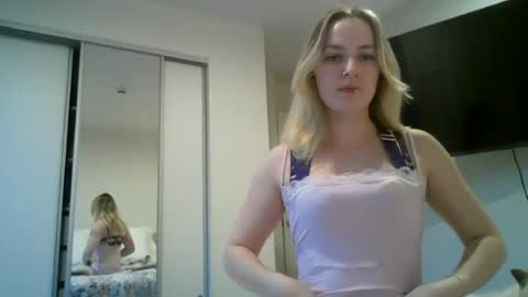 honeyblakex online show from June 2026 04:04:02 AM