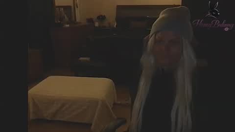 honeybuhnny online show from May 2026 09:15:02 AM