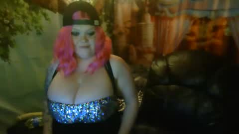 Snapshot of honeychambers chatting on November 2025 12:10:01 AM honeychambers online show from November 2025 12:10:01 AM