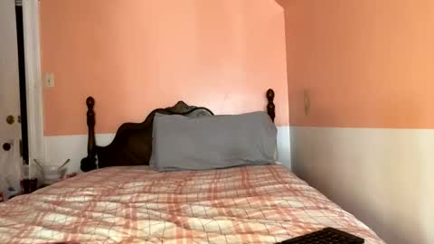 Snapshot of honeydrippinbunny chatting on February 2026 04:01:02 AM HoneyDrippinBunny online show from February 2026 04:01:02 AM