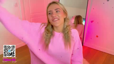 Snapshot of honeyjohansson_ chatting on September 2025 03:36:01 PM Alina online show from September 2025 03:36:01 PM