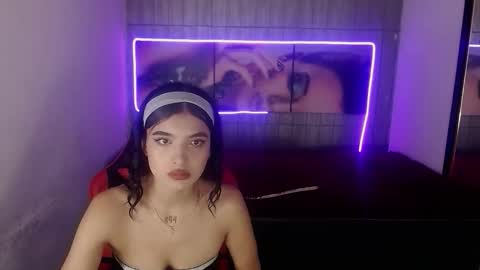 Snapshot of honeyluxe_ chatting on February 2026 04:11:01 AM HONEY LUXE online show from February 2026 04:11:01 AM