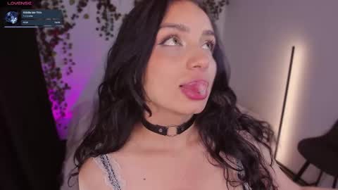 Snapshot of honeymoontea chatting on March 2025 10:31:02 PM online show from March 2025 10:31:02 PM