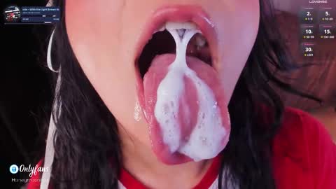 Snapshot of honeymoontea chatting on September 2025 01:28:01 AM online show from September 2025 01:28:01 AM