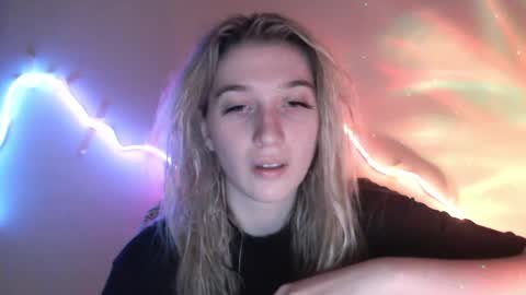 honeyveil online show from April 2026 08:26:01 PM