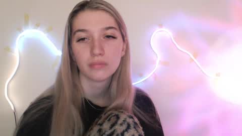 honeyveil online show from May 2026 12:21:01 PM