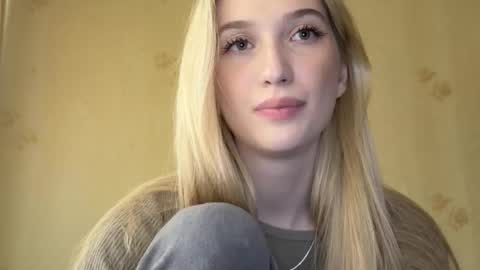 honeyveil online show from May 2026 11:17:01 AM