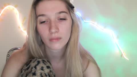honeyveil online show from May 2026 11:40:02 AM
