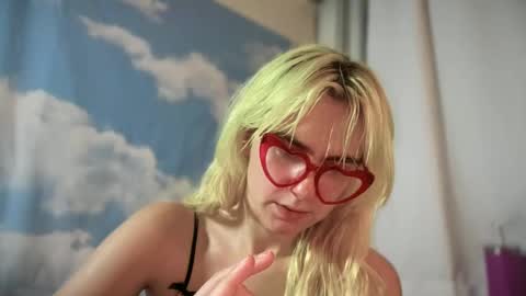 Emi Rose online show from September 2025 07:31:01 AM