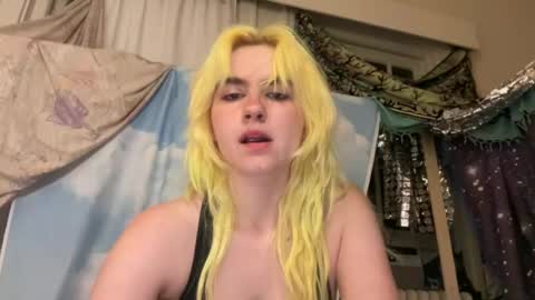 Emi Rose online show from June 2026 05:28:01 AM