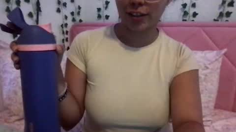 honeyyy89 online show from March 2026 02:06:01 PM