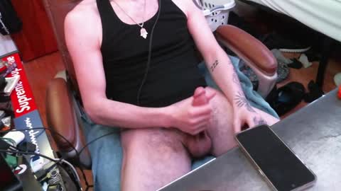 Snapshot of hoodiex22 chatting on February 2025 02:28:02 AM hoodiex22 online show from February 2025 02:28:02 AM