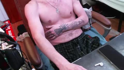 Snapshot of hoodiex22 chatting on February 2025 08:07:01 AM hoodiex22 online show from February 2025 08:07:01 AM