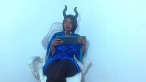 Snapshot of hoot_emily chatting on February 2026 09:09:02 AM Emily online show from February 2026 09:09:02 AM