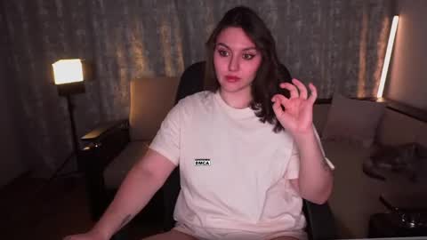 Snapshot of hoot_owl_cb chatting on May 2026 09:25:01 AM Karina online show from May 2026 09:25:01 AM