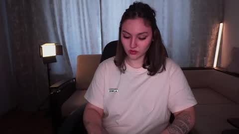 Snapshot of hoot_owl_cb chatting on May 2026 05:14:01 AM Karina online show from May 2026 05:14:01 AM