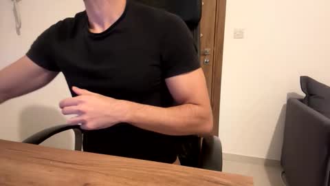 Snapshot of hornboy43 chatting on November 2025 08:51:01 PM Oliver Saints online show from November 2025 08:51:01 PM