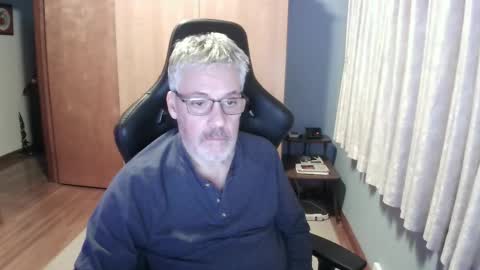 horndoggy online show from December 2025 10:05:02 PM