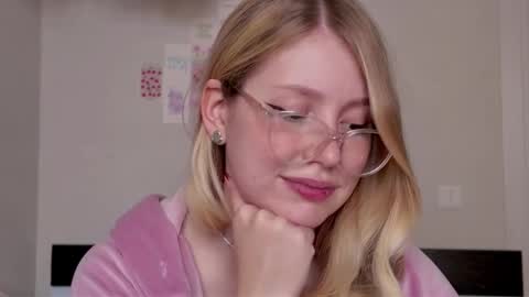 Audrey online show from October 2025 02:59:01 AM