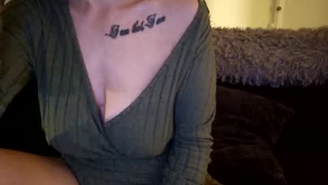 Snapshot of horneymomnextdoor chatting on October 2025 01:30:01 AM horneymomnextdoor online show from October 2025 01:30:01 AM