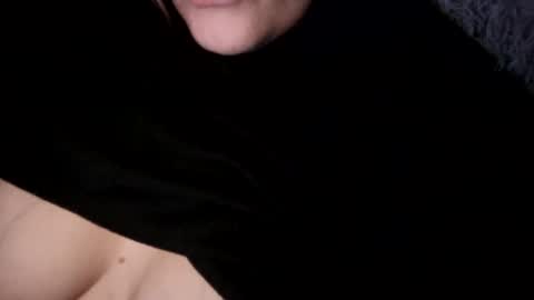 Snapshot of horneymomnextdoor chatting on November 2025 03:29:02 AM horneymomnextdoor online show from November 2025 03:29:02 AM