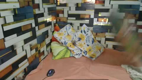 horniestleah online show from May 2026 01:28:01 PM